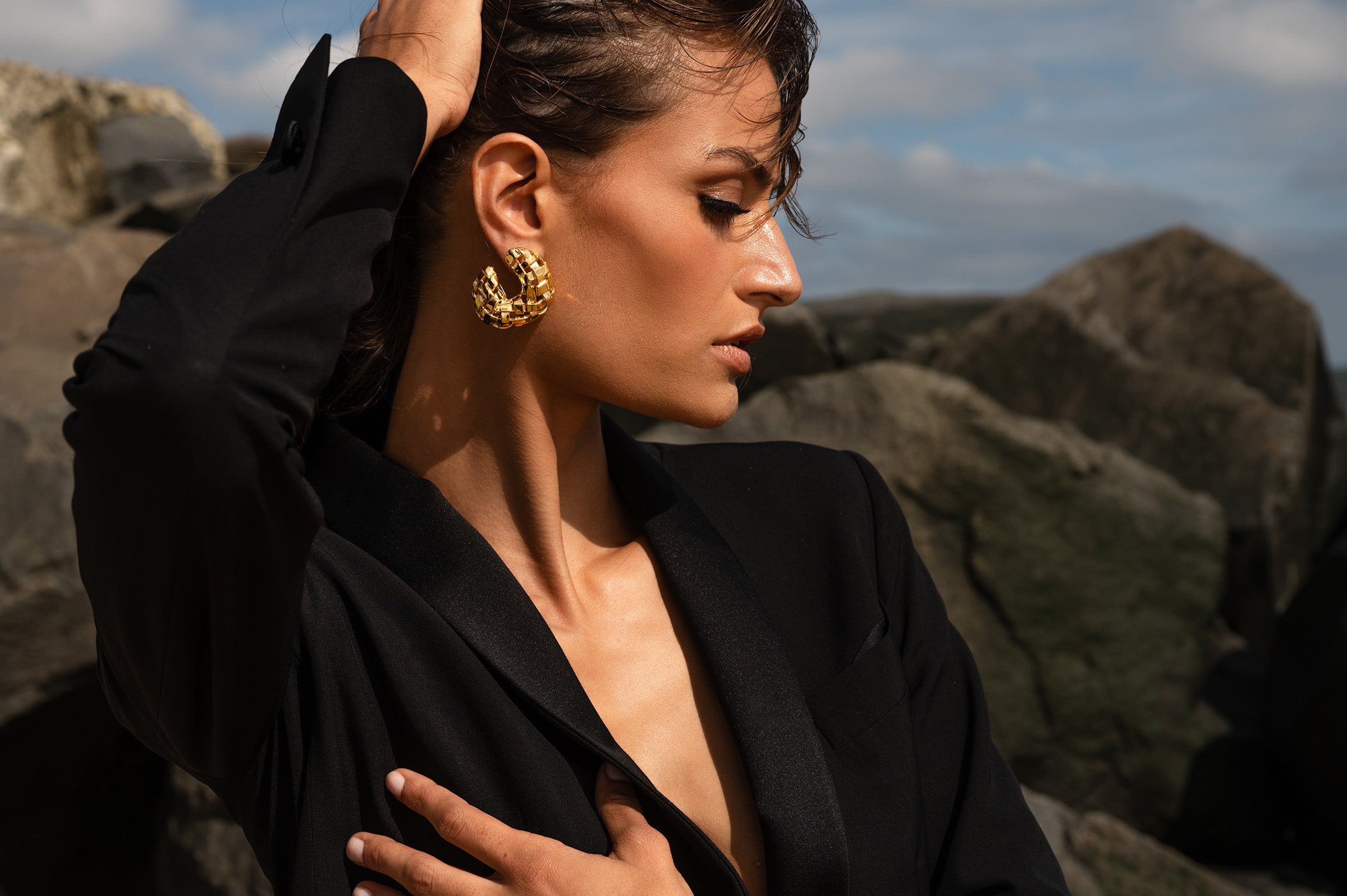 Woven C Earring on Model